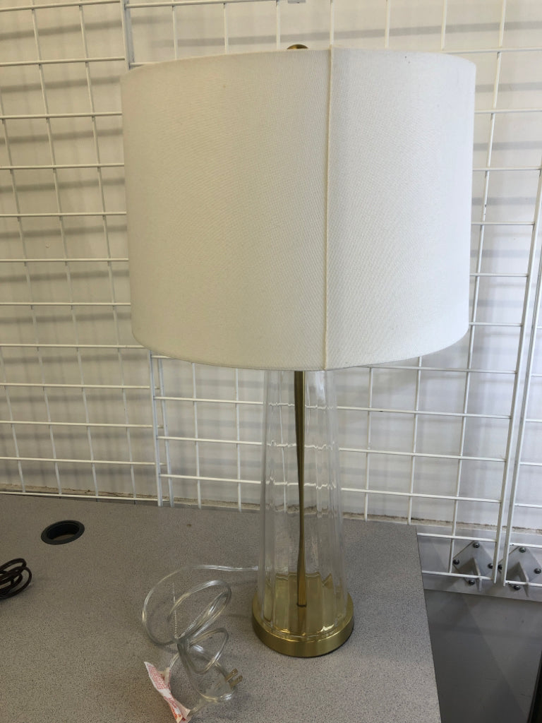 GOLD METAL W/ GLASS BASE LAMP WHITE SHADE.