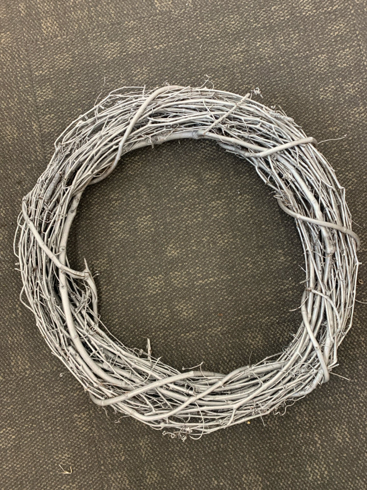 SILVER TWIG WREATH.