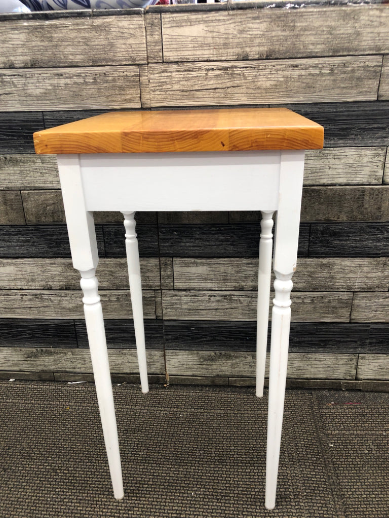 SMALL WHITE WOOD TOP TABLE.