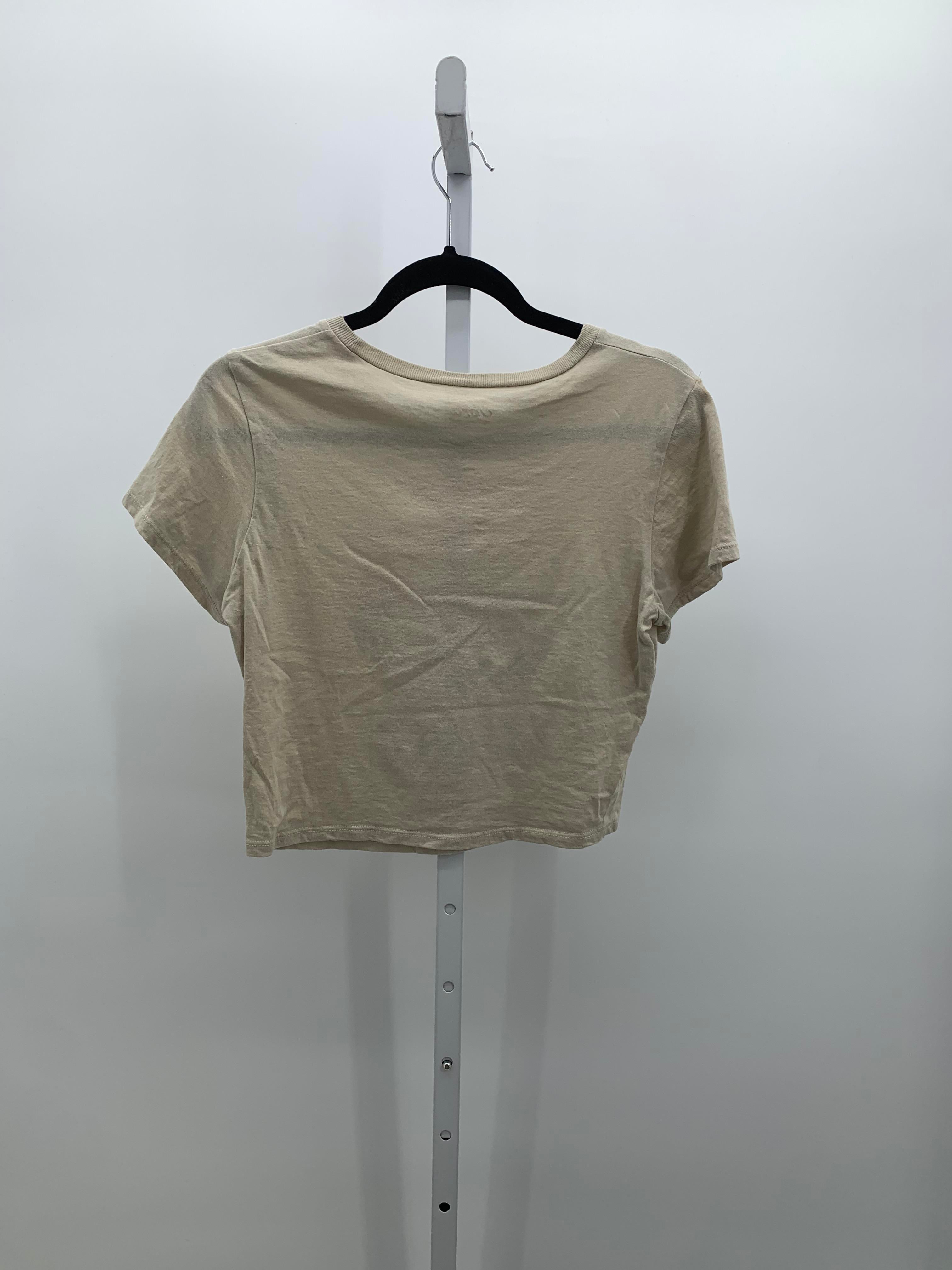 Size Medium Juniors Short Sleeve Shirt
