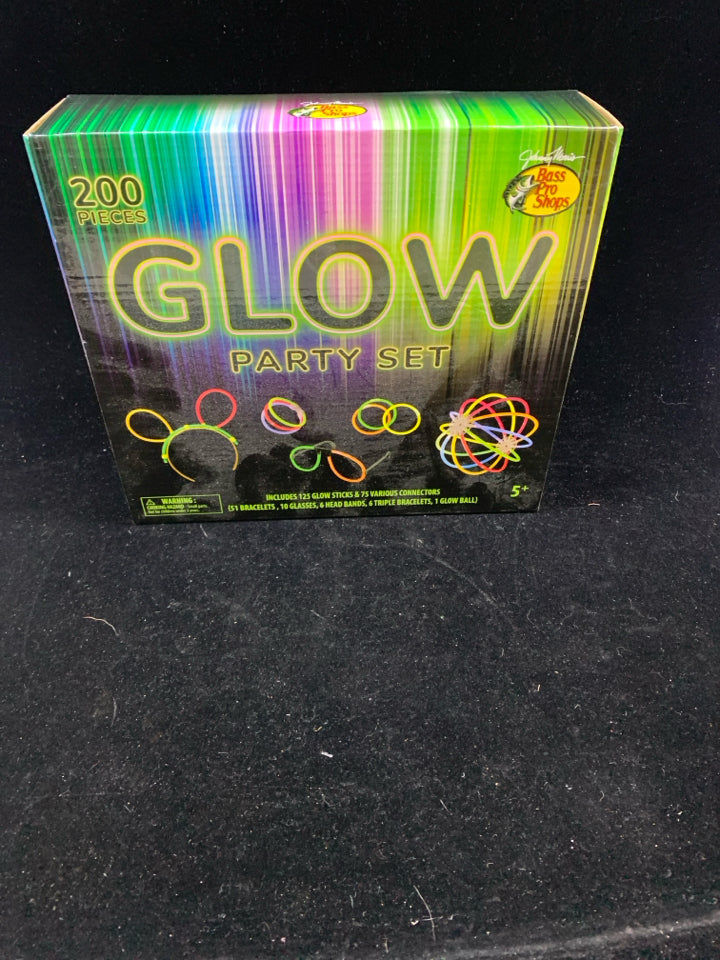 NIB PARTY GLOW KIT.