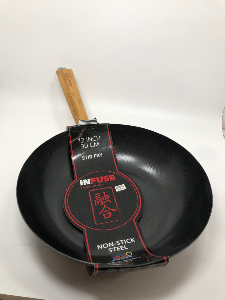 NEW NON STICK STIR FRY PAN.