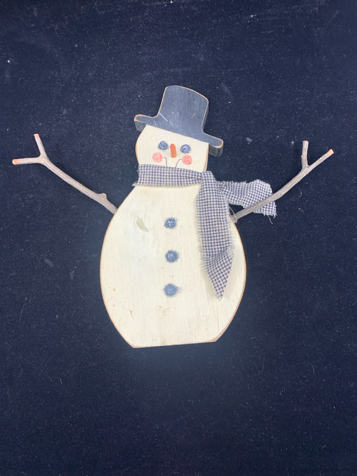 WOOD SNOWMAN W/ BLACK HAT/PLAID SCARF.