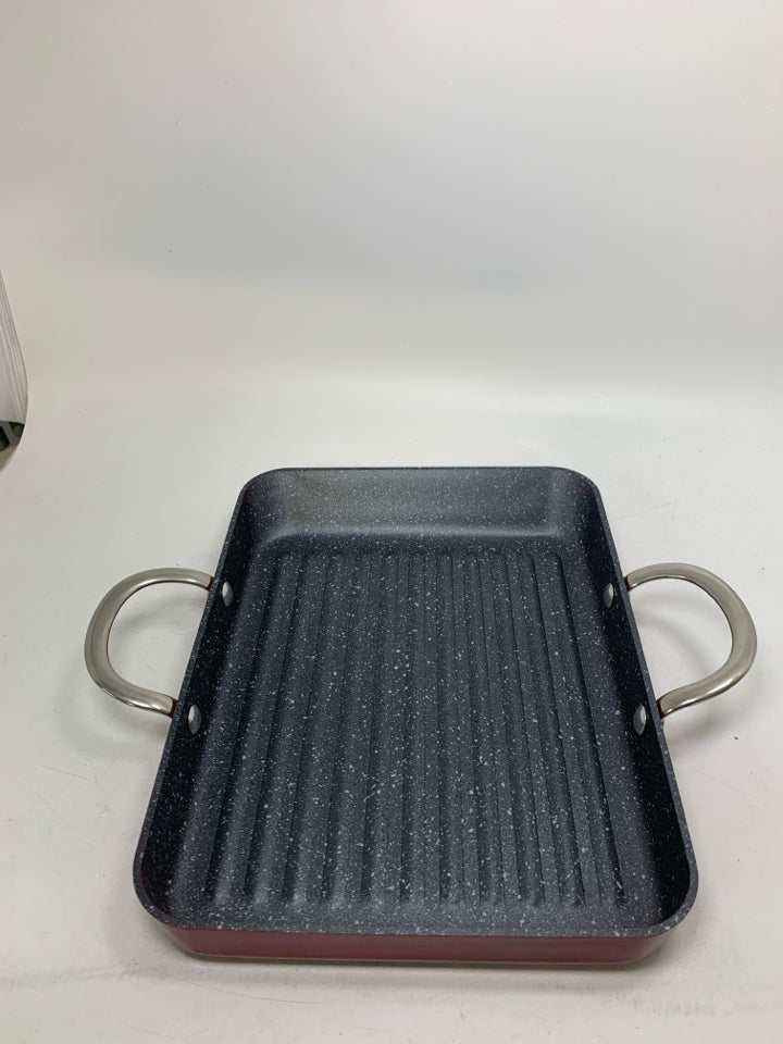 SQUARE GRATED SKILLET.