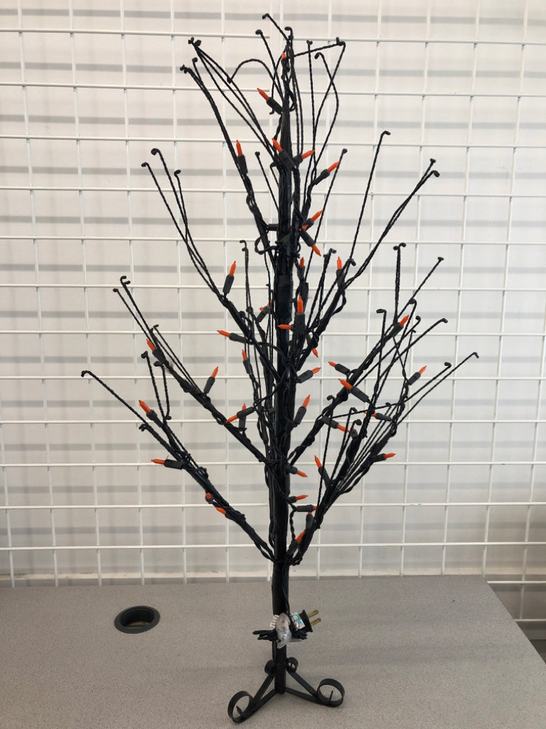 BLACK WIRE ORANGE LIGHTS HALLOWEEN TREE.