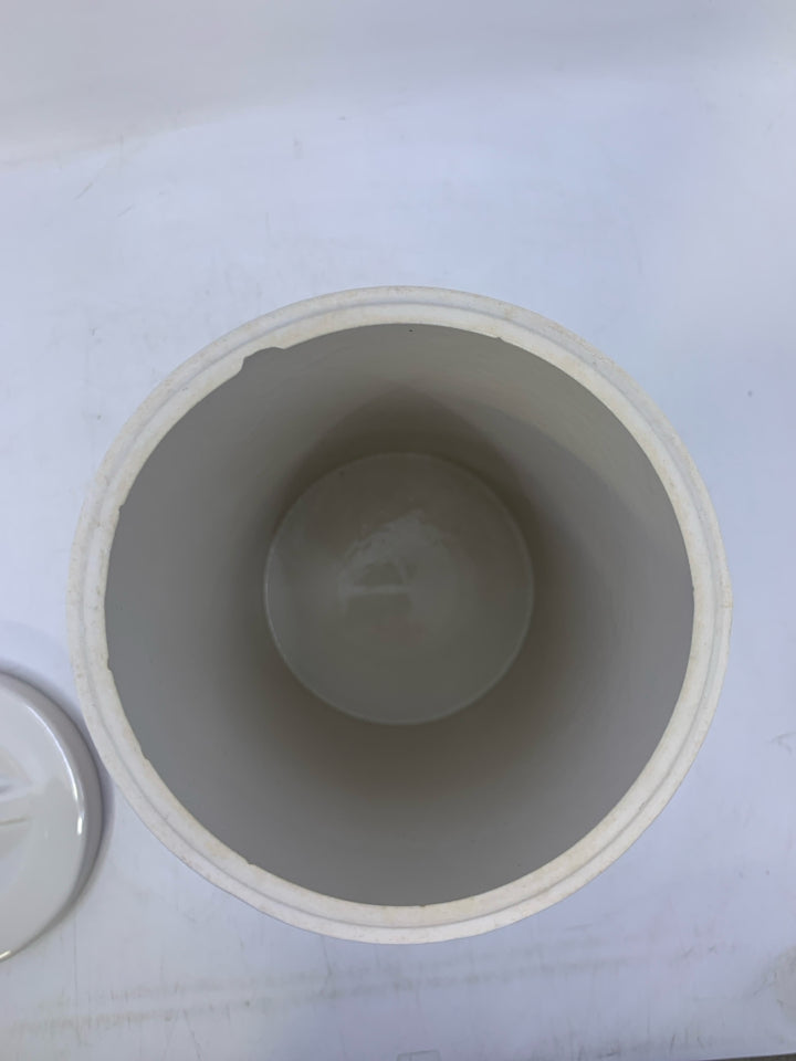 CERAMIC QUAKER OAT DECORATIVE CANISTER.