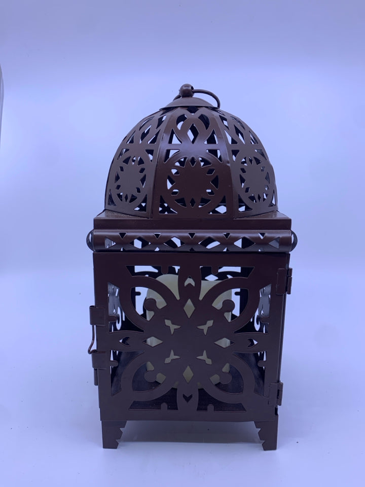 BROWN PIERCED LANTERN W/ BATTERY CANDLE .