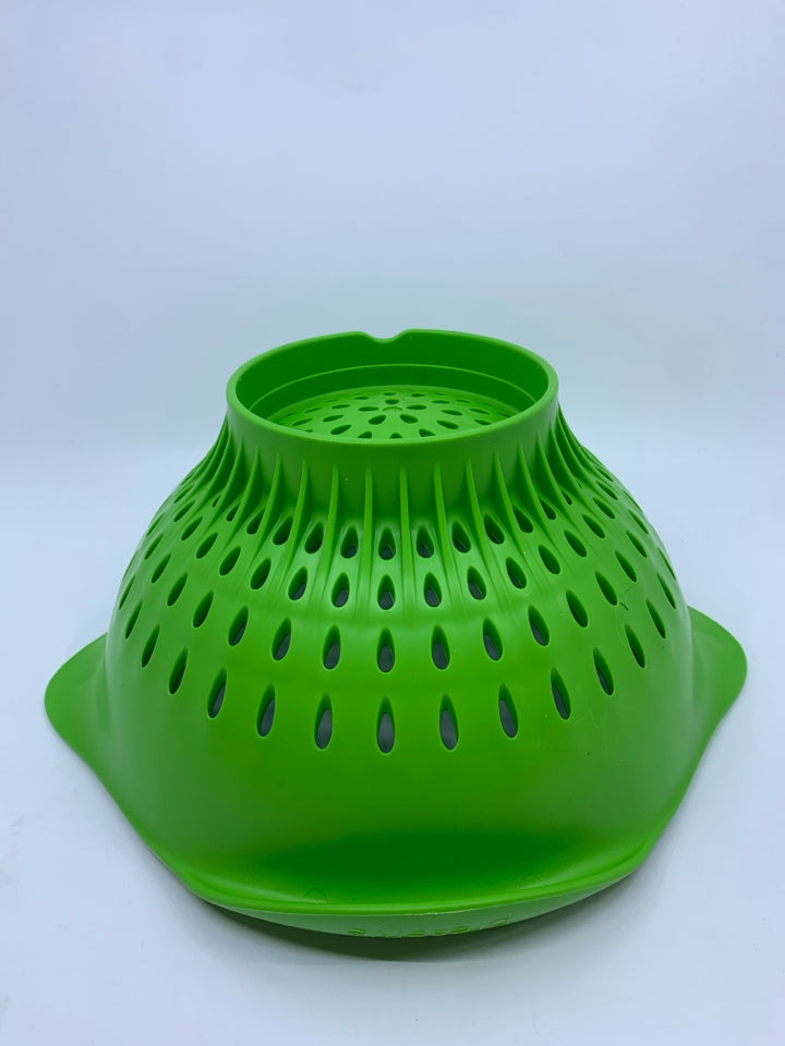 PRESERVE GREEN COLANDER.