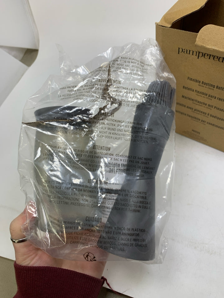NIB FLEXIBLE BASTING BOTTLE.