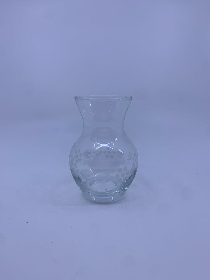 SMALL ETCHED CLEAR GLASS VASE.