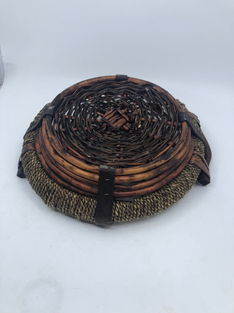 THICK WOVEN BASKET W WOOD HANDLES.