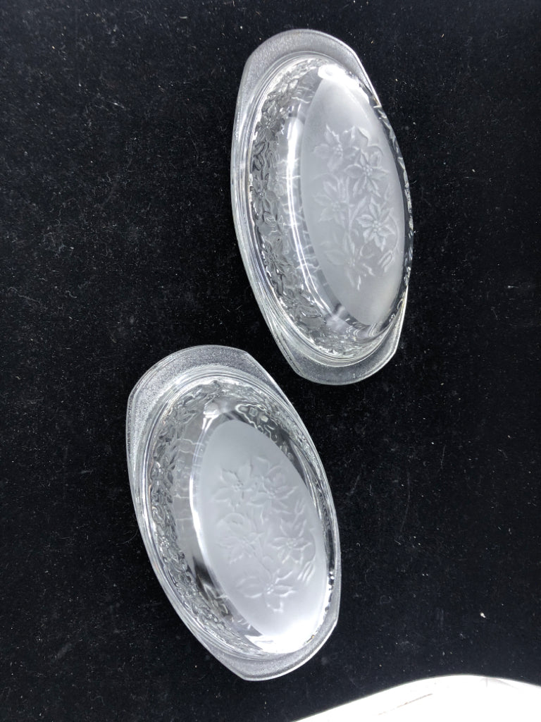 2 OVAL COVERED FANTASIA SERVERS.