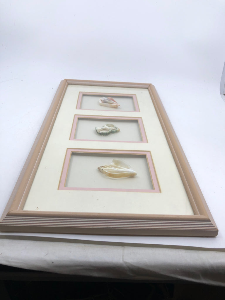 TRIPLE SEASHELL FRAME.