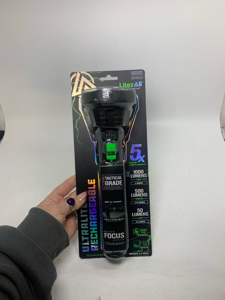 NIP ULTRALITE RECHARGEABLE FLASHLIGHT.