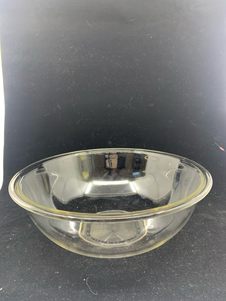 VTG PYREX LARGE CLEAR GLASS MIXING BOWL.