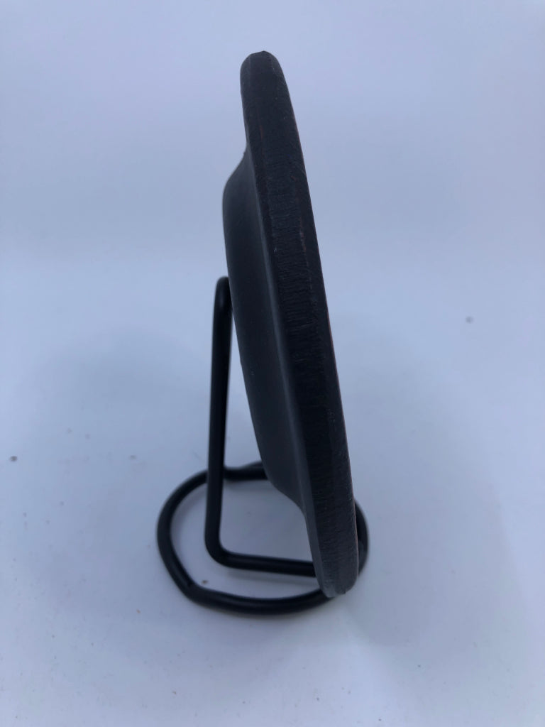 PRIMITIVE LOVE PLATE W BLACK STAND.