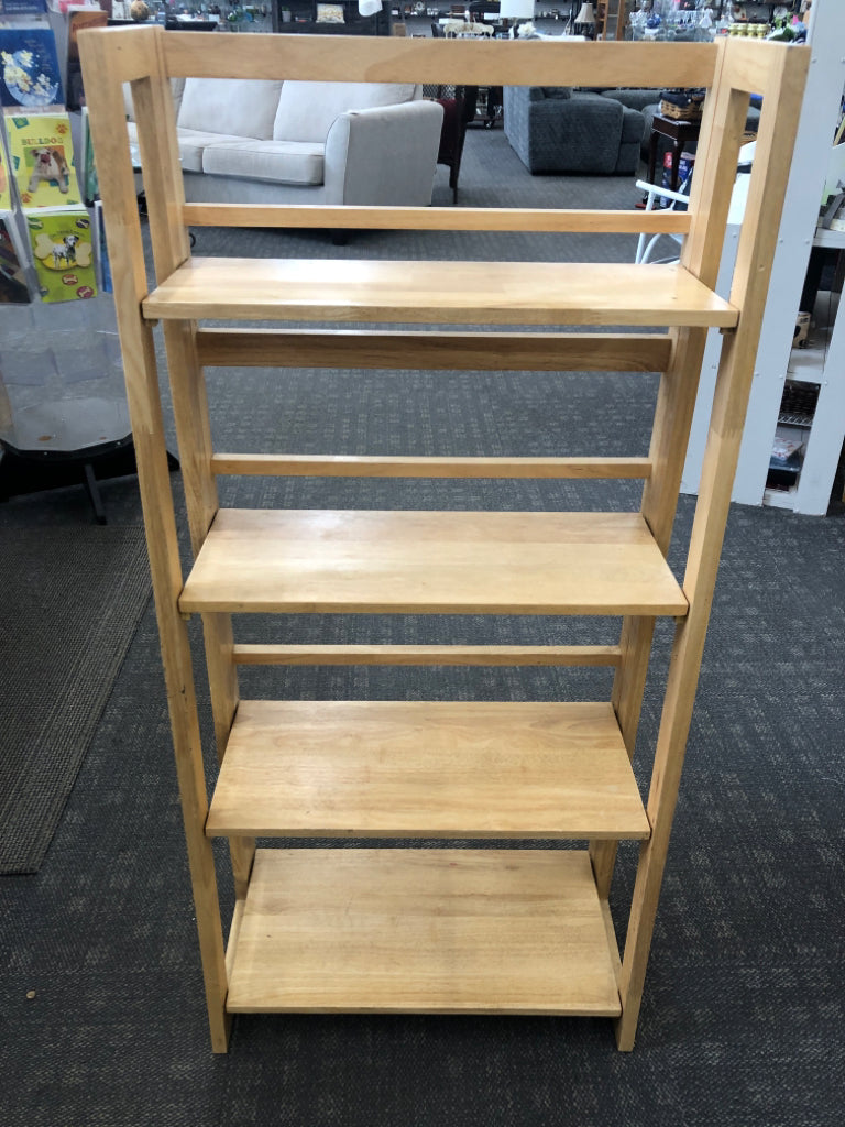 4-TIER LIGHT WOOD FOLDING SHELF.