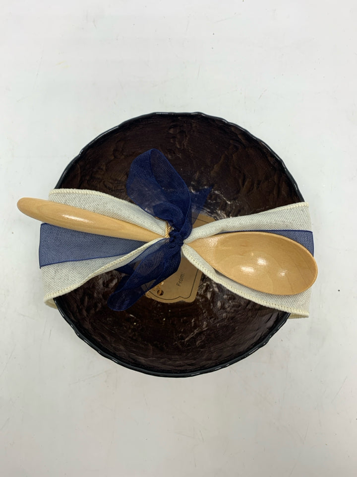 SILVER/PINK ETCHED BOWL W/RIBBON AND SPOON.