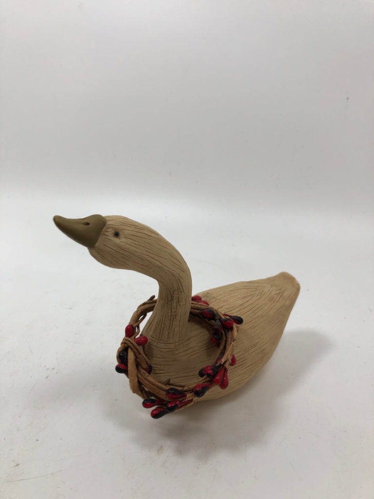 SM CARVED STYLE DUCK.