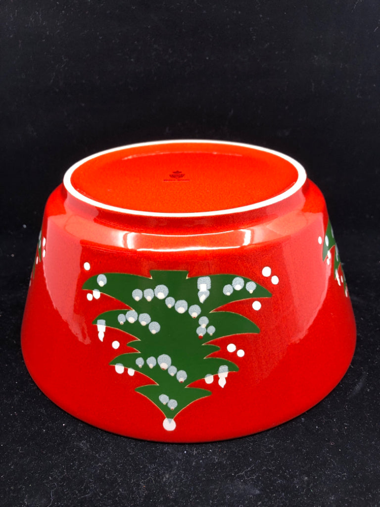 RED CERAMIC CHRISTMAS SERVING BOWL W TREE.