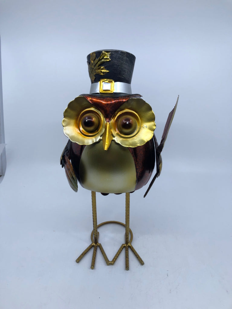 METAL OWL W/TOP HAT.