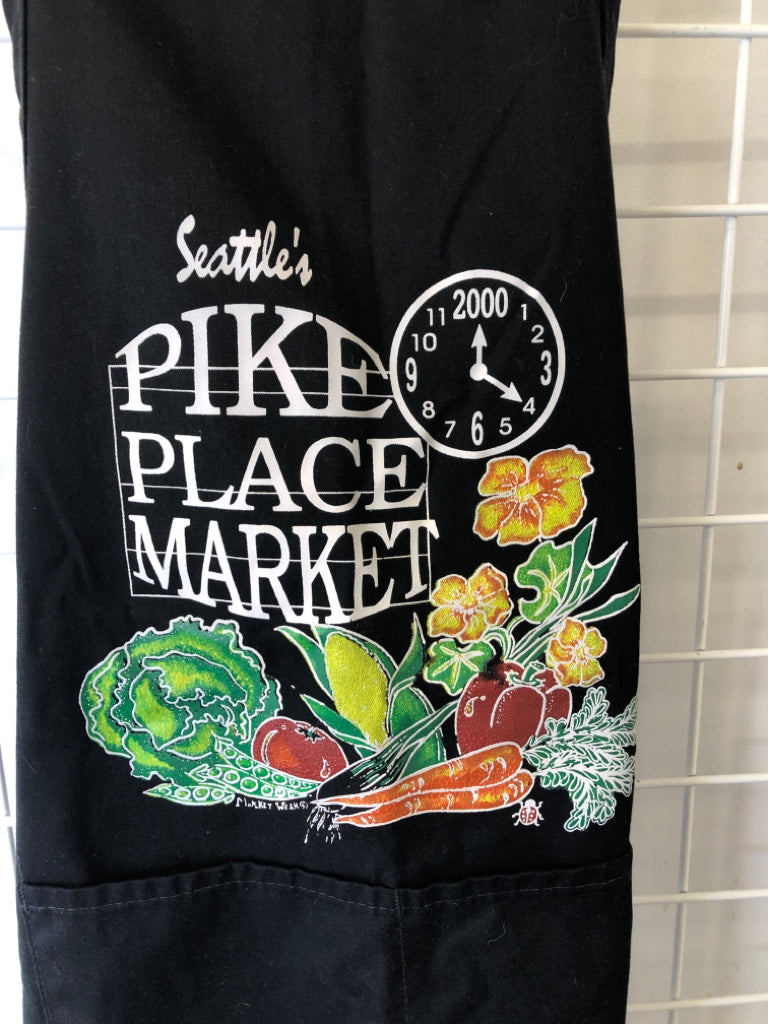 BLACK PIKE PLACE MARKET APRON.