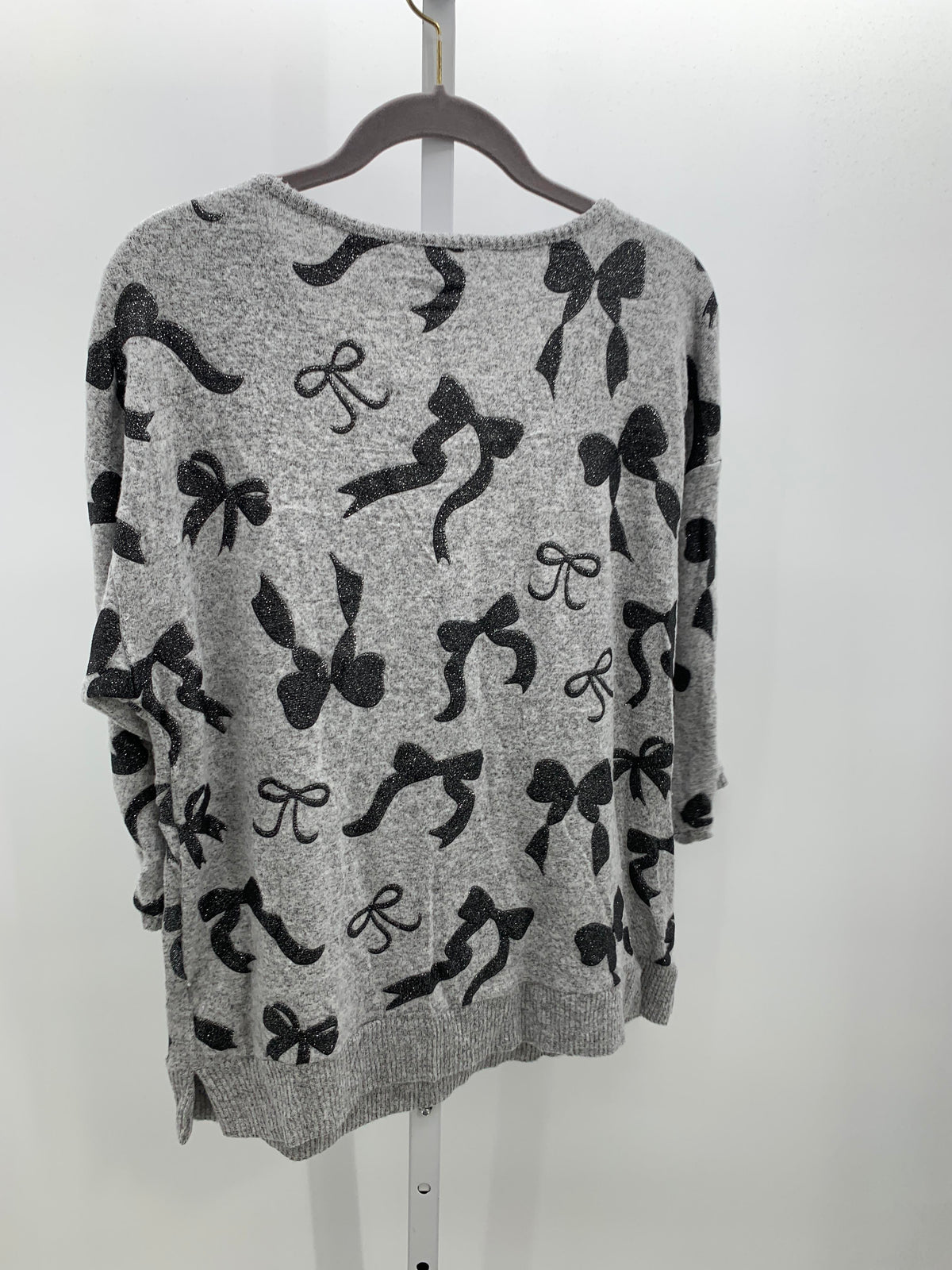 Size Medium Misses 3/4 Sleeve Shirt