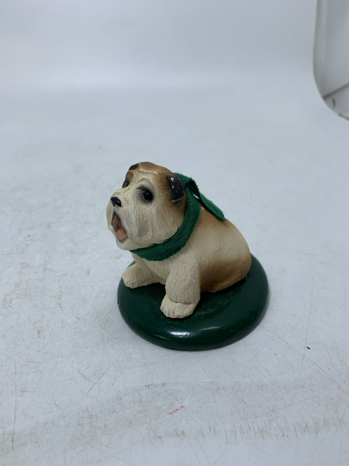 BYER'S CHOICE POSTMAN BULLDOG W/ GREEN SCARF 1989.