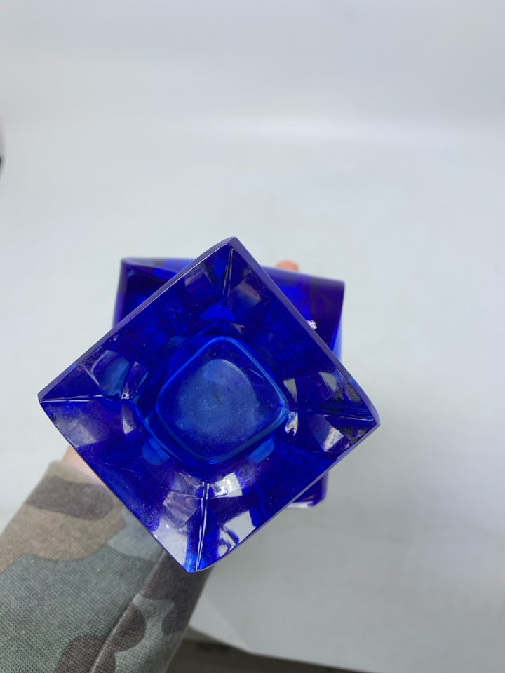 ROYAL GALLERY BLUE CRYSTAL TWISTED VASE MADE IN ITALY.