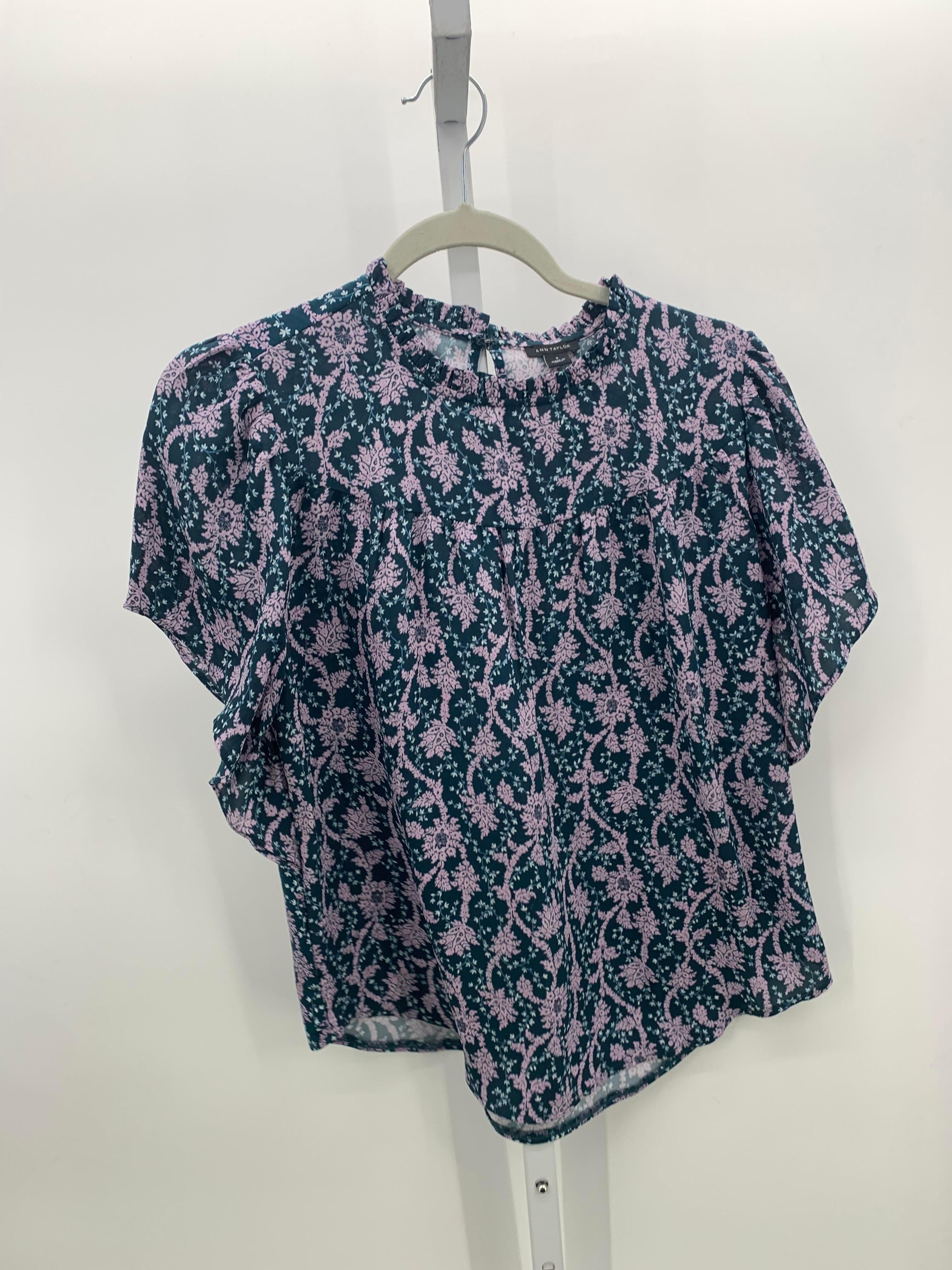 Ann Taylor Size Small Misses Short Sleeve Shirt