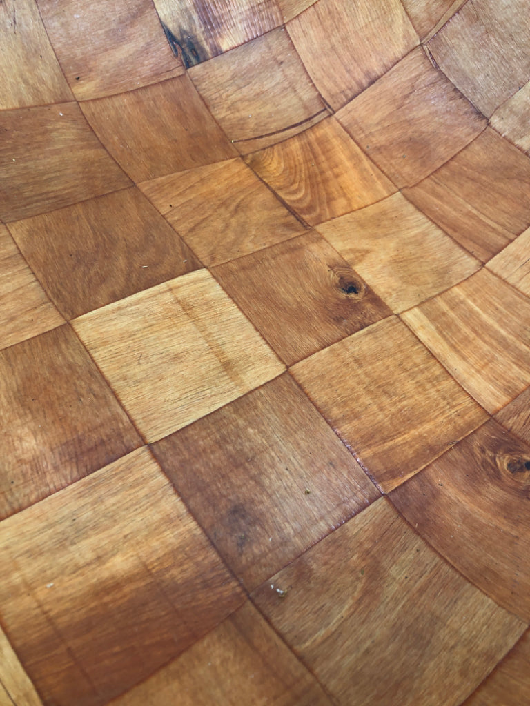 LG CHECKERED CENTERPIECE WOOD BOWL.