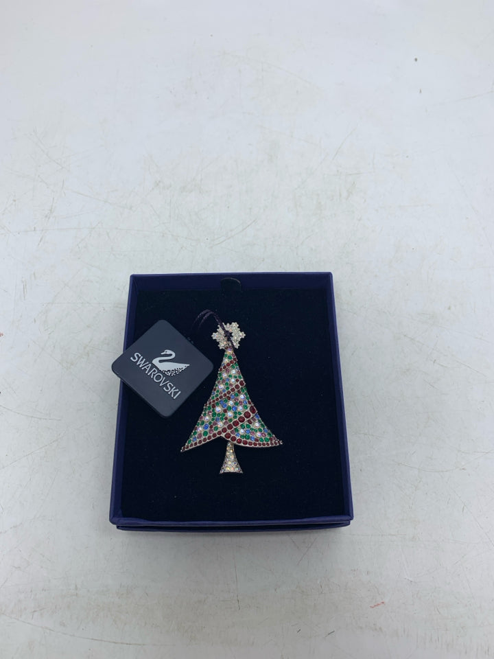 Swarovski Star 2004 Rockefeller Center Christmas Tree Pin- New