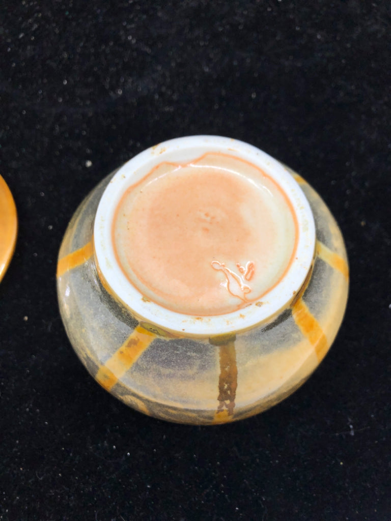 POTTERY IRIDESCENT SUGAR BOWL.