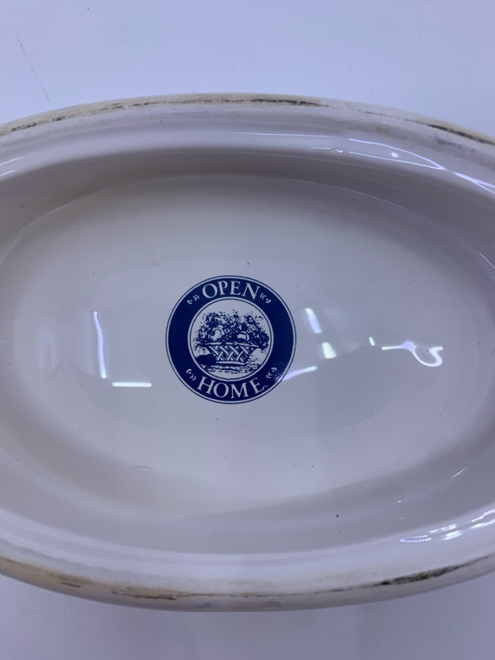 BLUE AND WHITE OVAL SOAP DISH.