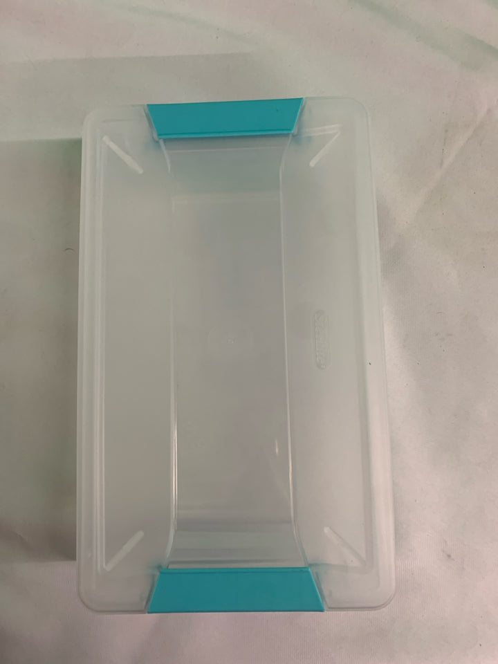 RECTANGLE STERILITE CONTAINER.