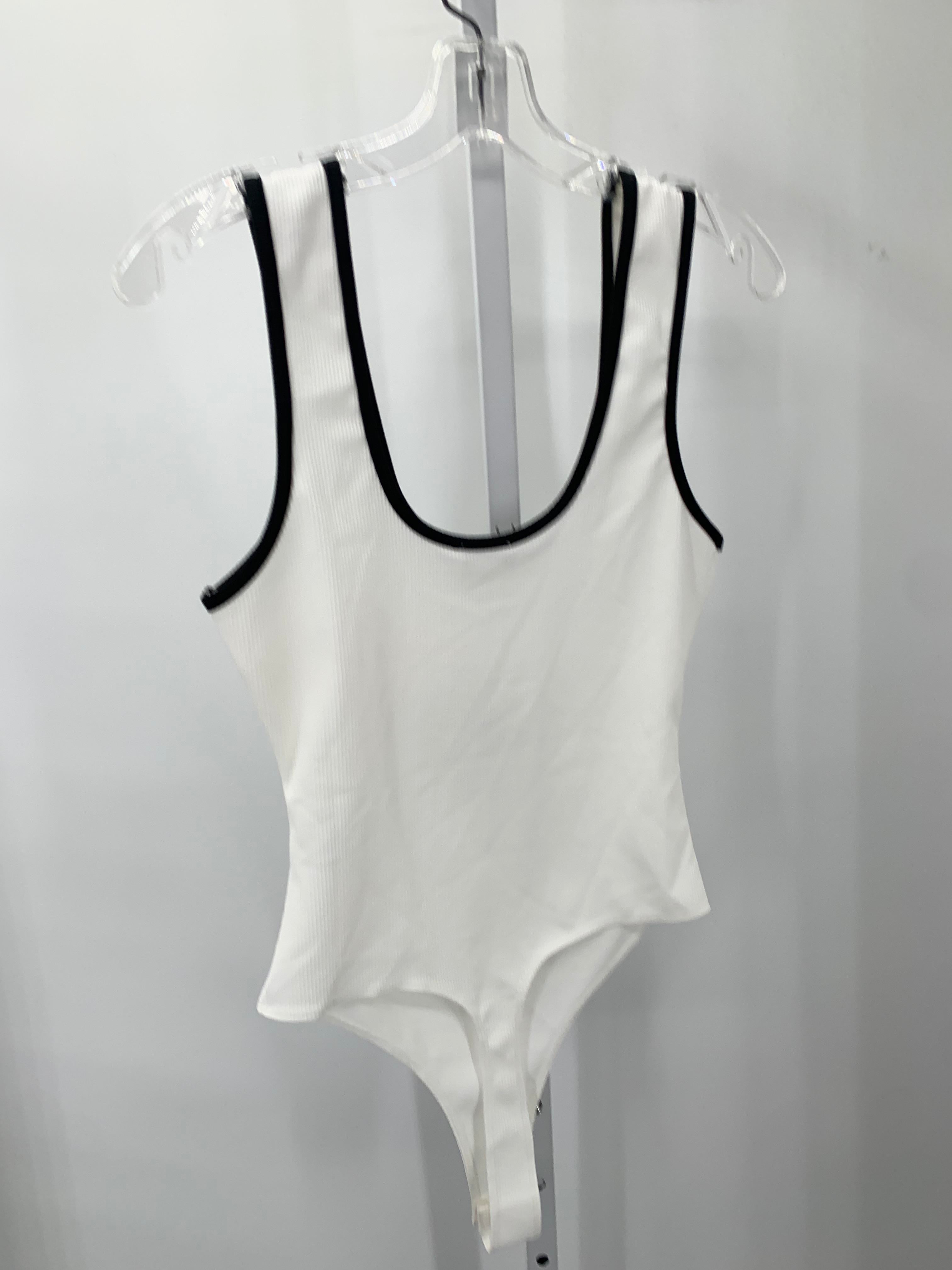 Size Small Juniors Sleeveless Shirt