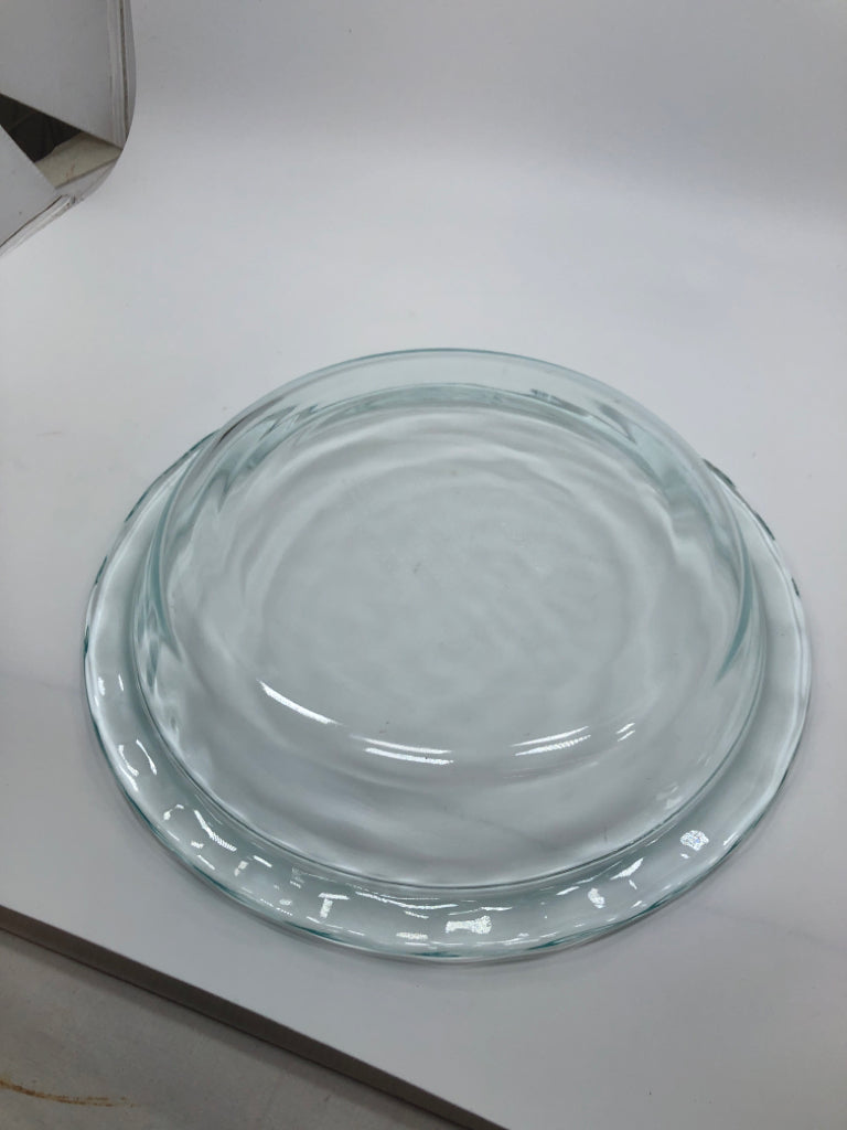CLEAR GLASS PYREX PIE DISH.