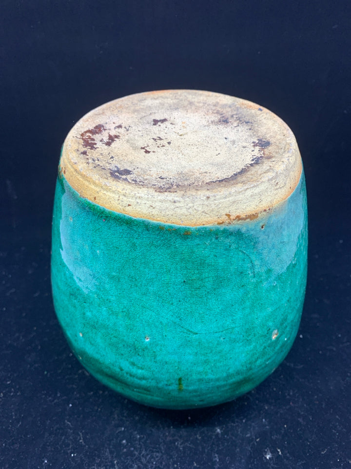 GREEN POTTERY CROCK/ PLANTER.