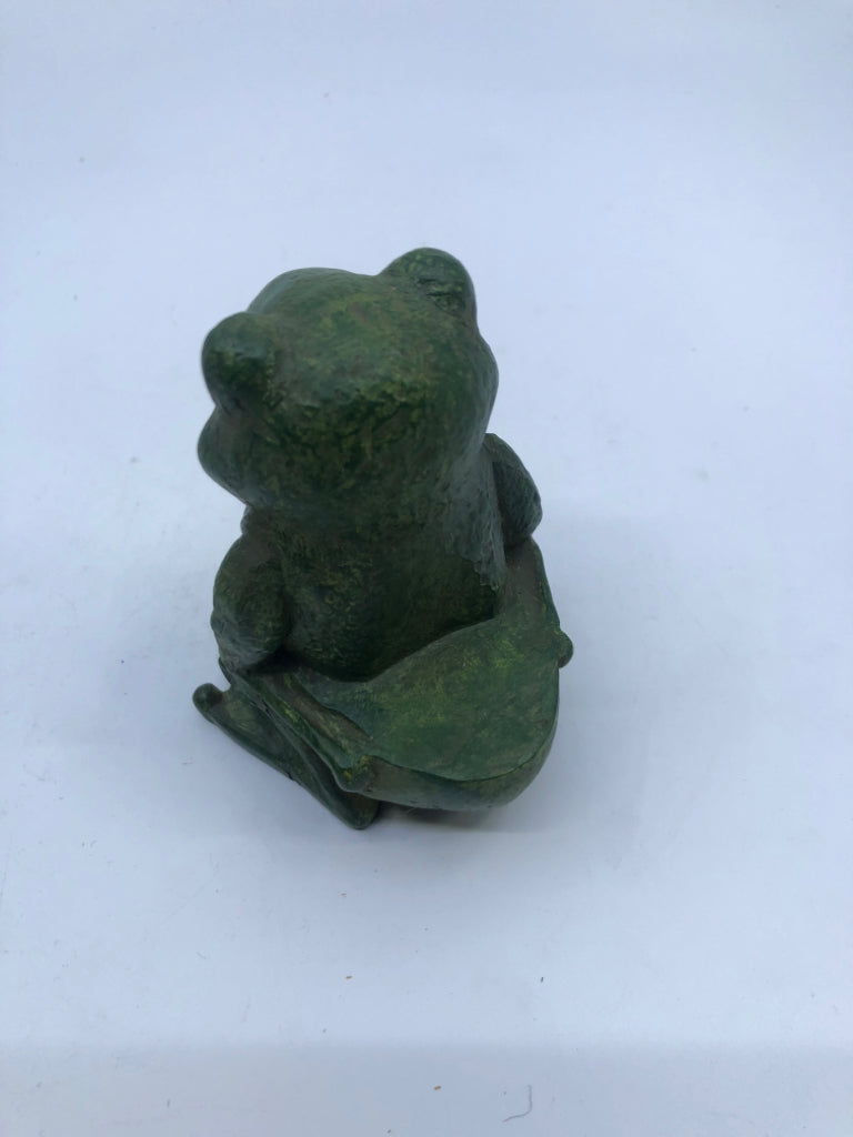 RESIN FROG W BUMP.