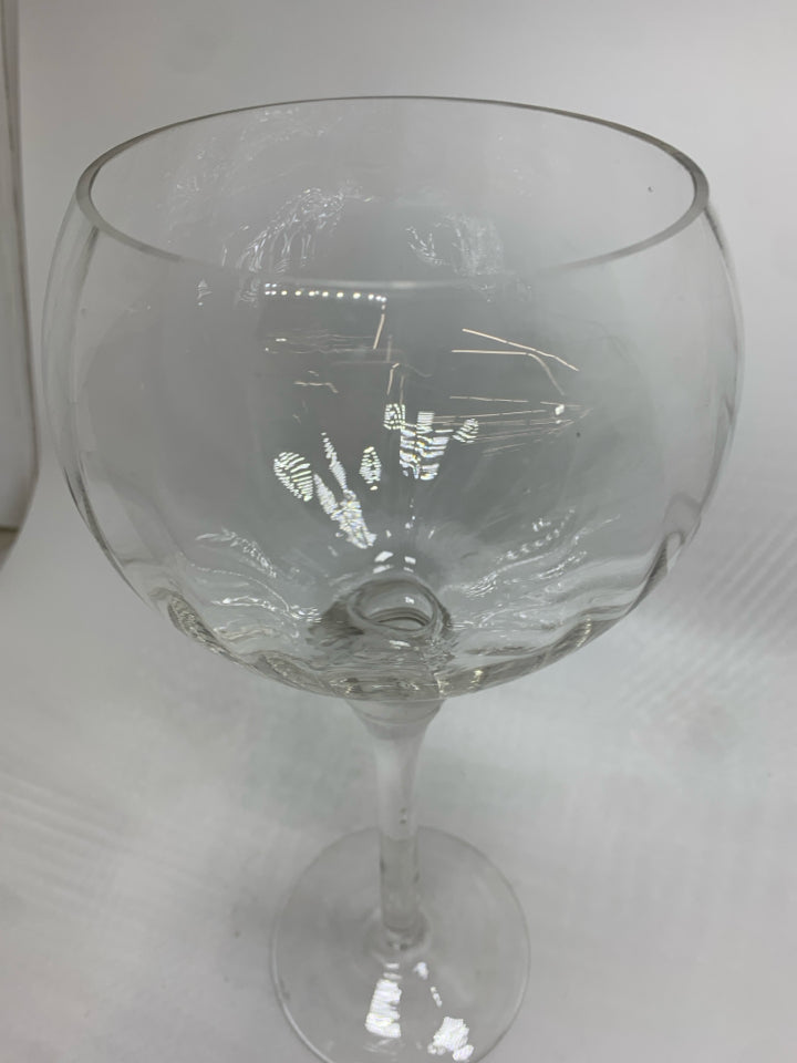 OVERSIZED BUTTERFLY CLEAR CANDLE HOLDER.