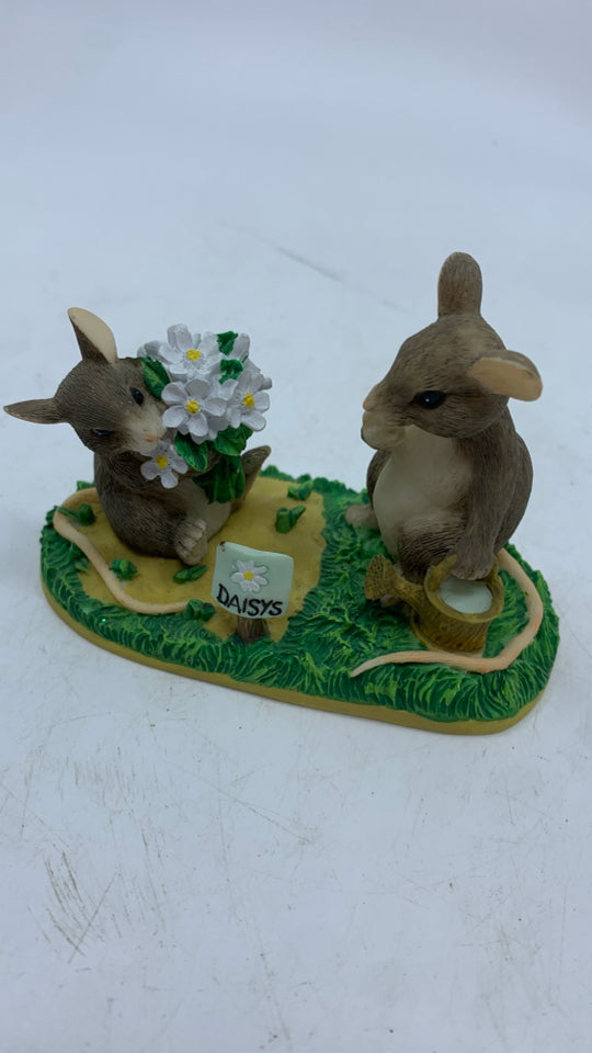 "I LOVE YOU A WHOLE BUNCH" CHARMING TAILS FIGURE.