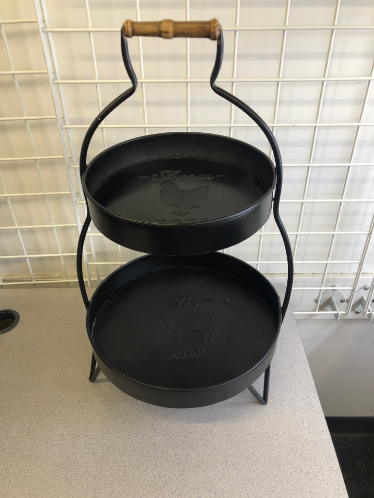 2-TIER BLACK METAL CENTERPIECE W/ EMBOSSED CHICKEN+COW.
