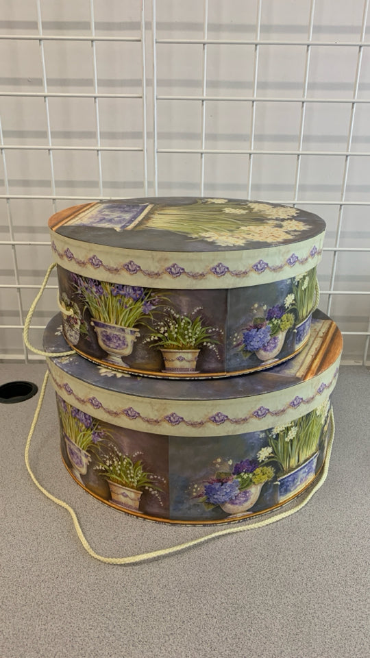 2PC NESTING ROUND FLORAL HAT BOXES.