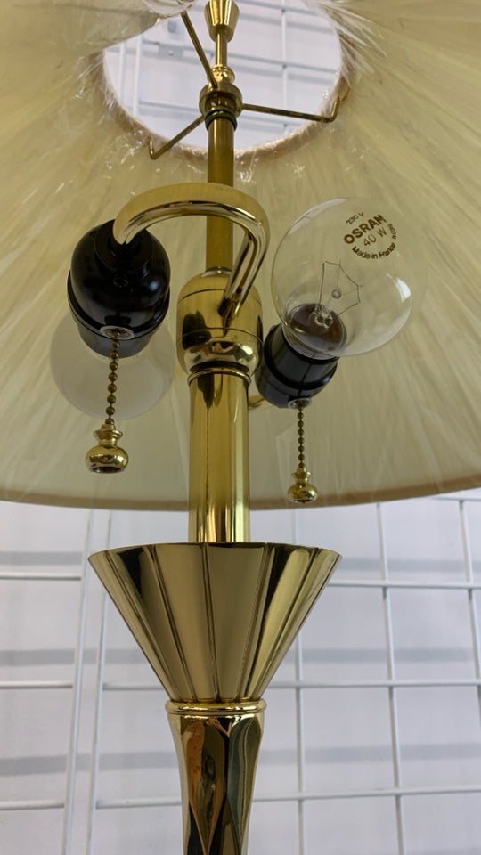 VTG-STYLE GOLD LAMP.