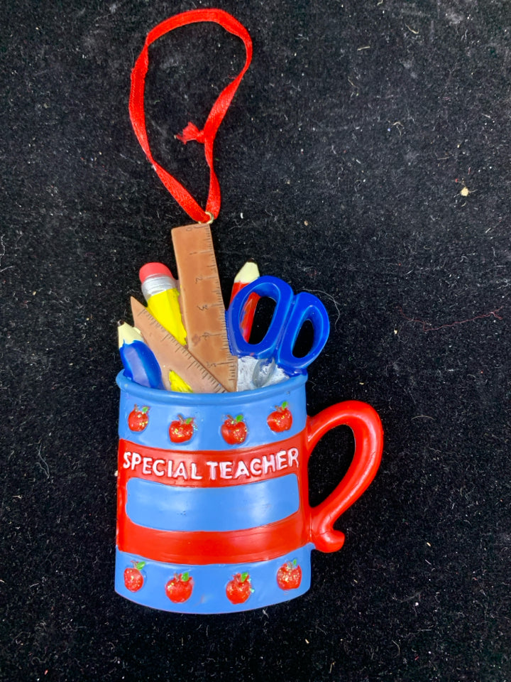 TEACHER ORNAMNET.