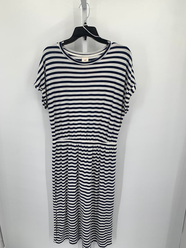 H&M Size Medium Misses Short Sleeve Dress