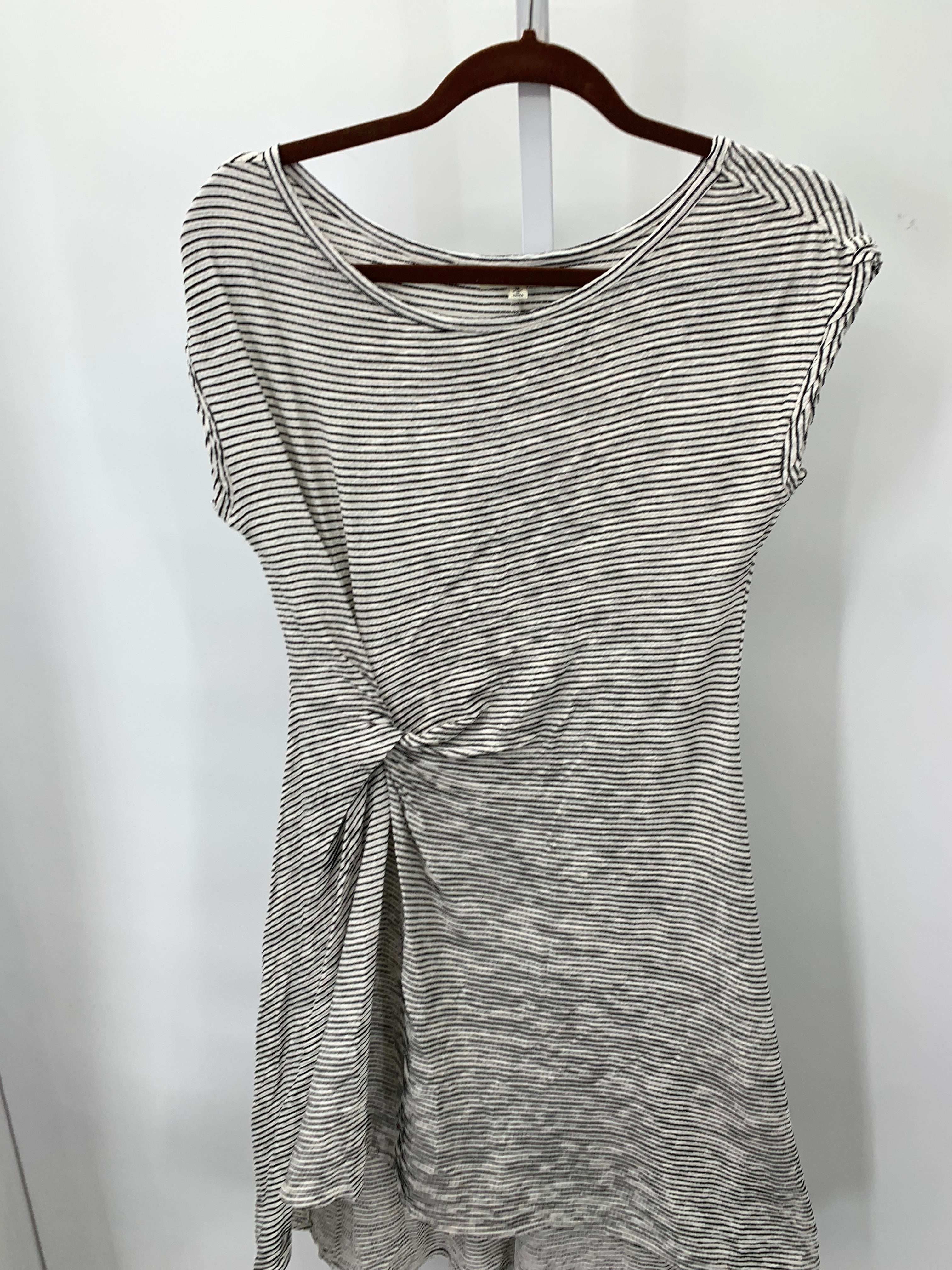 Max Studio Size Medium Misses Short Sleeve Dress