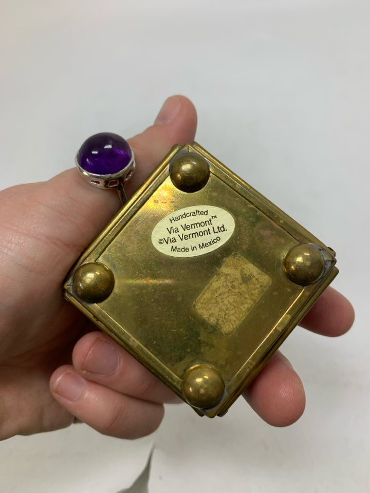 MINI PRISM GLASS TRINKET BOX ETCHED FLOWER.