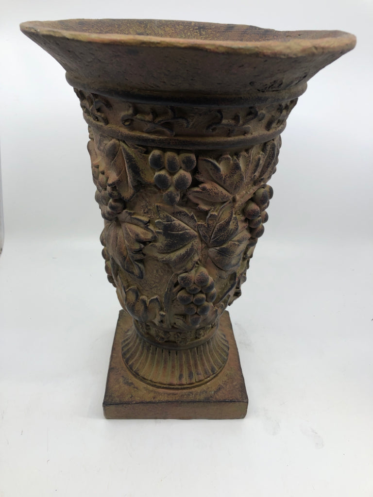 TALL PLANTER URN GRAPES/LEAVES.