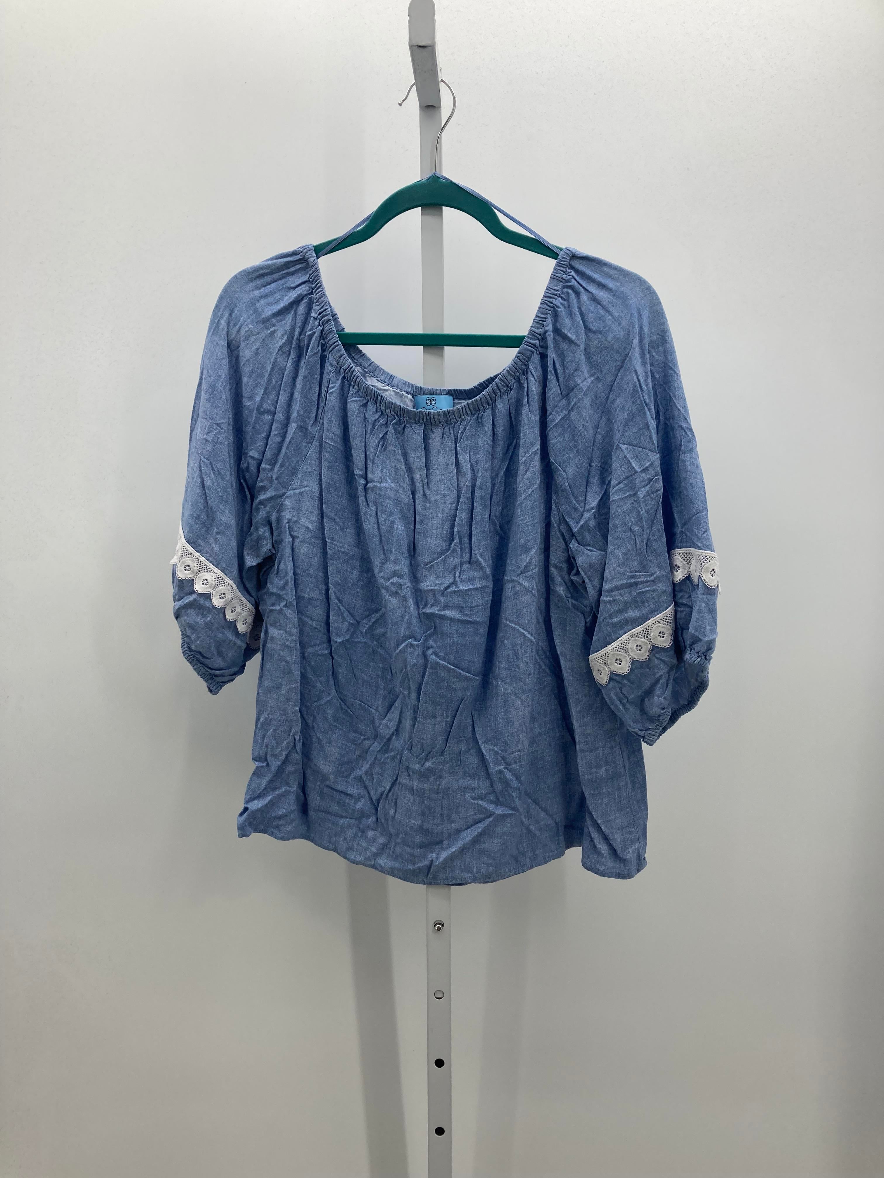 Size Extra Large Misses Short Sleeve Shirt